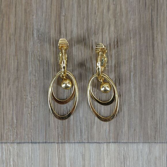 Vintage Monet Double Oval Drop Clip-On Earrings Gold Tone Dangle Classic Jewelry - Picture 1 of 3